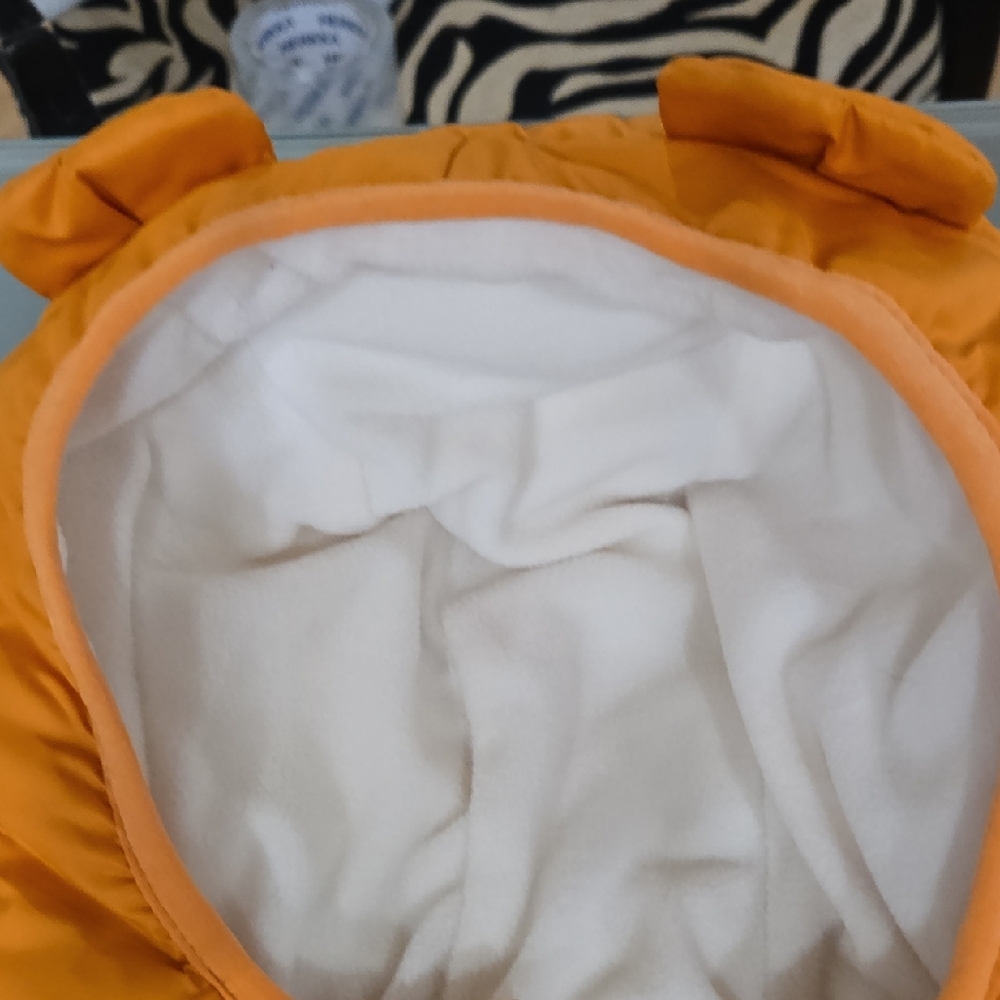 Columbia Bright Orange Puffer Jacket with Cream Lining - Picture 5 of 12